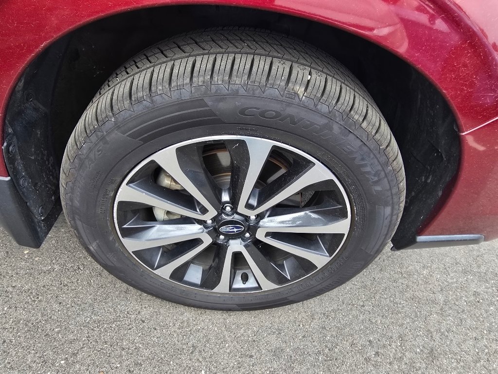 Used 2018 Venetian Red Pearl Subaru Premium image 9