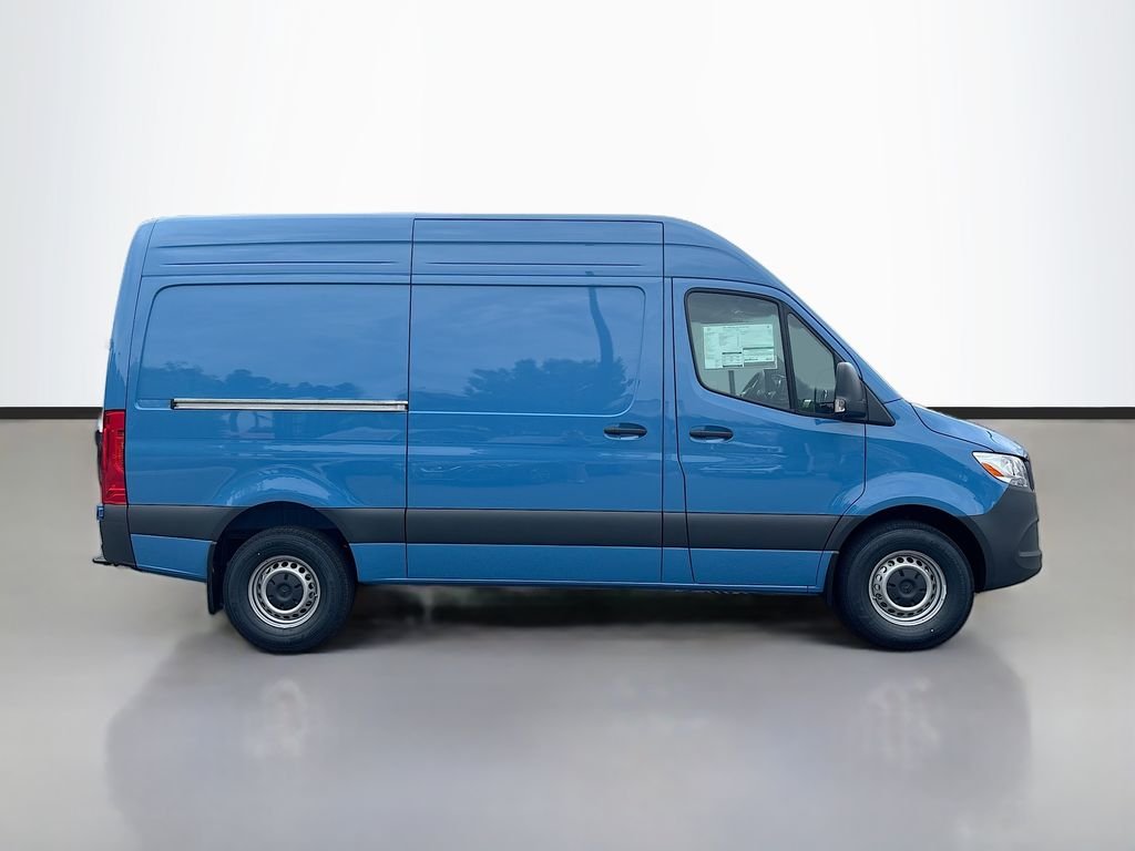 New 2026  Mercedes-Benz Cargo 144 WB image 3