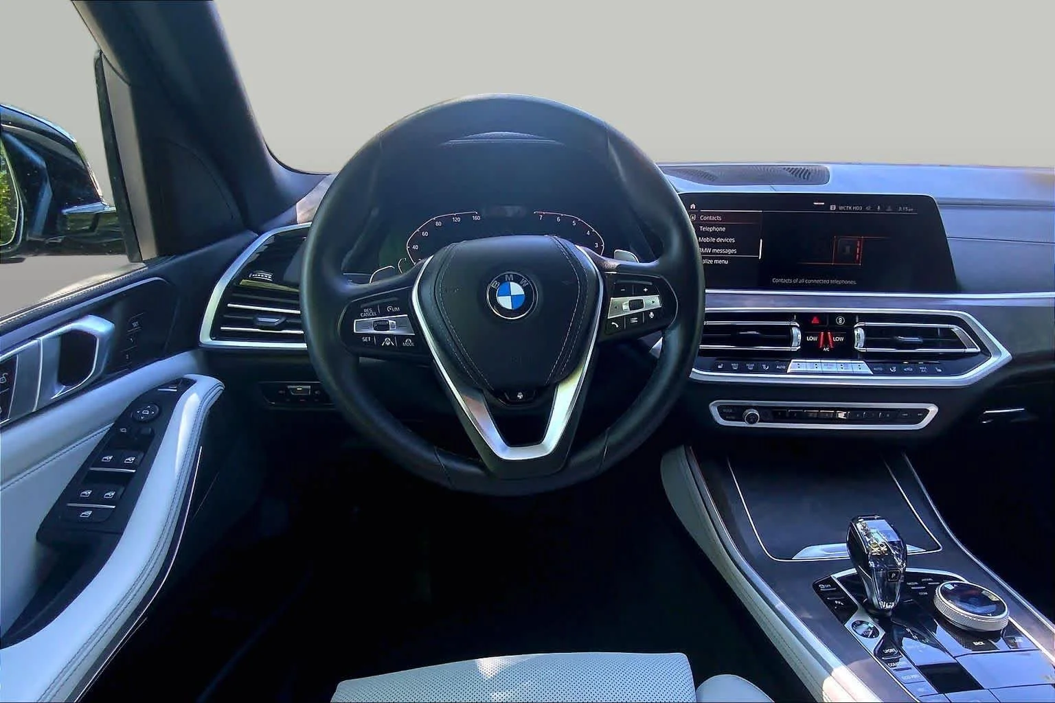 Certified Used 2023 Black Sapphire Metallic BMW xDrive40i image 5