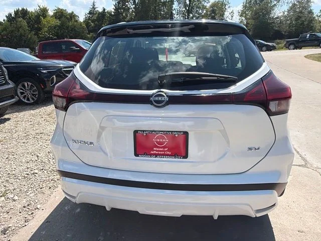 Used 2023 White Nissan SV image 4