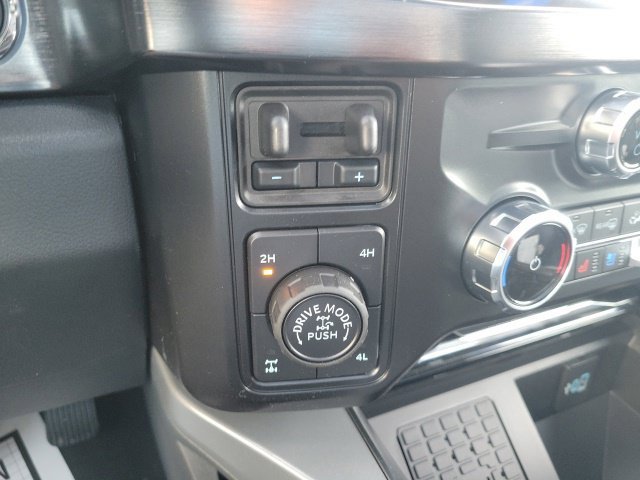 New 2027 Gray Metallic Ford Lariat image 13