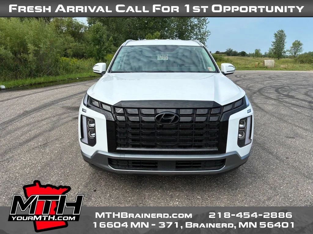 Certified Used 2025 White Hyundai SEL image 3