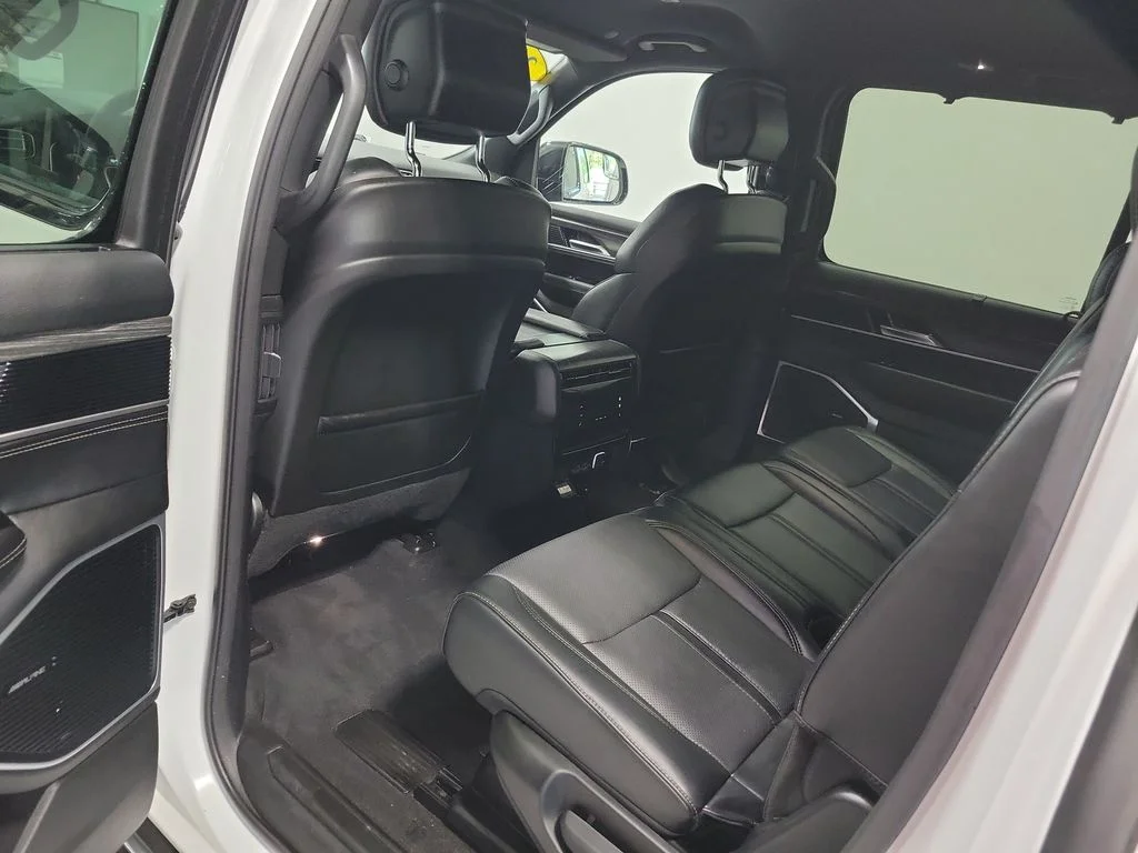 Used 2023 White Jeep Series II image 31