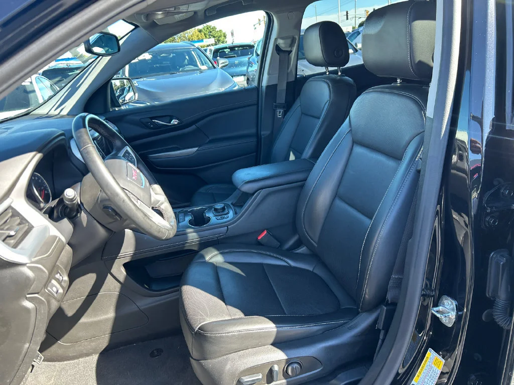 2023 GMC Acadia SLT - Photo 17