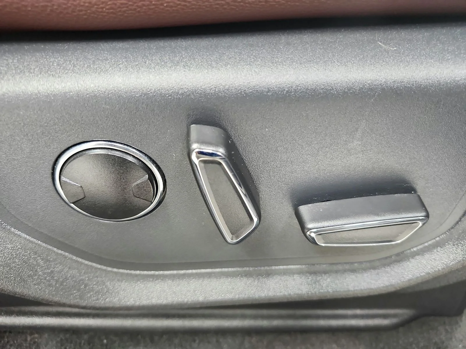 Used 2024 Silver Ford Limited image 49