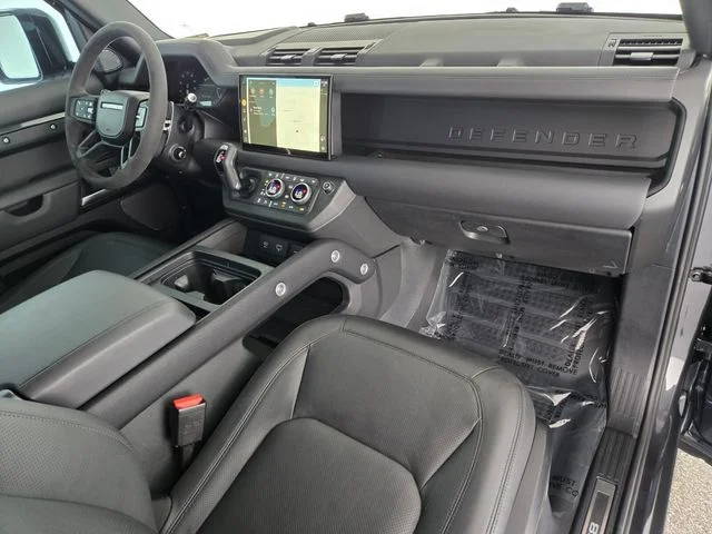 Used 2024 Gray Land Rover V8 image 16
