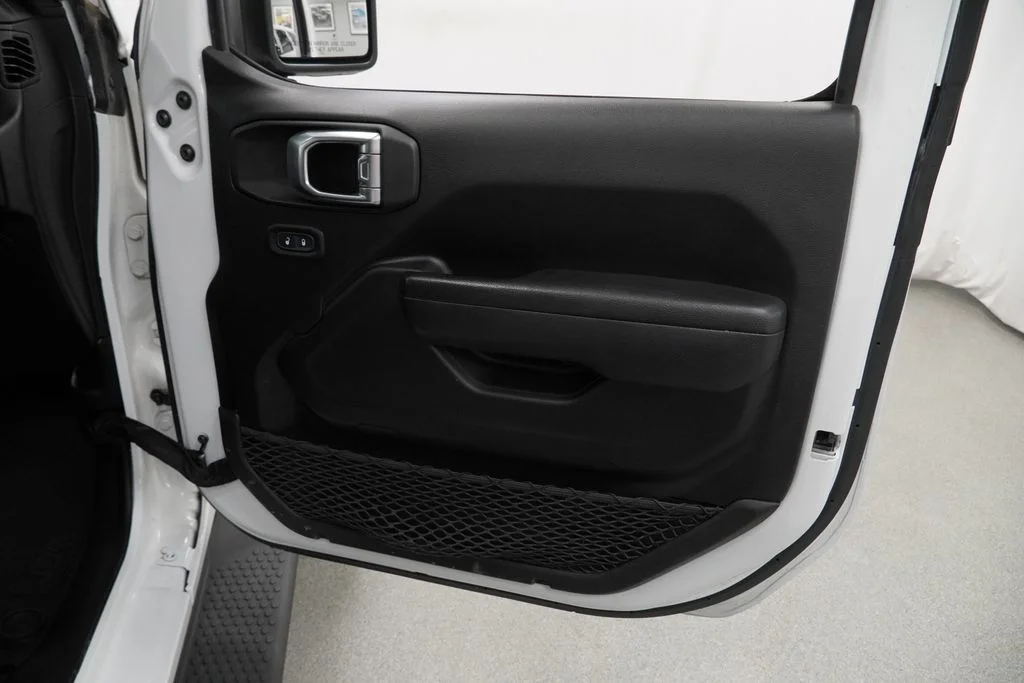 Used 2022 White Jeep Willys image 42