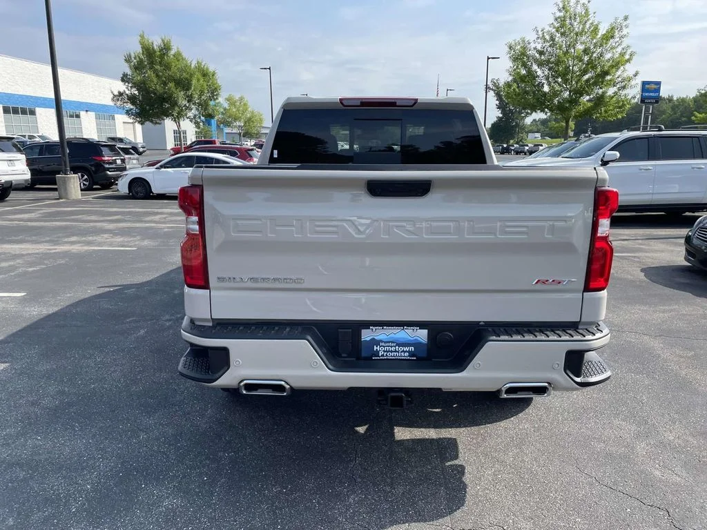 New 2026 White Sands Chevrolet RST image 5