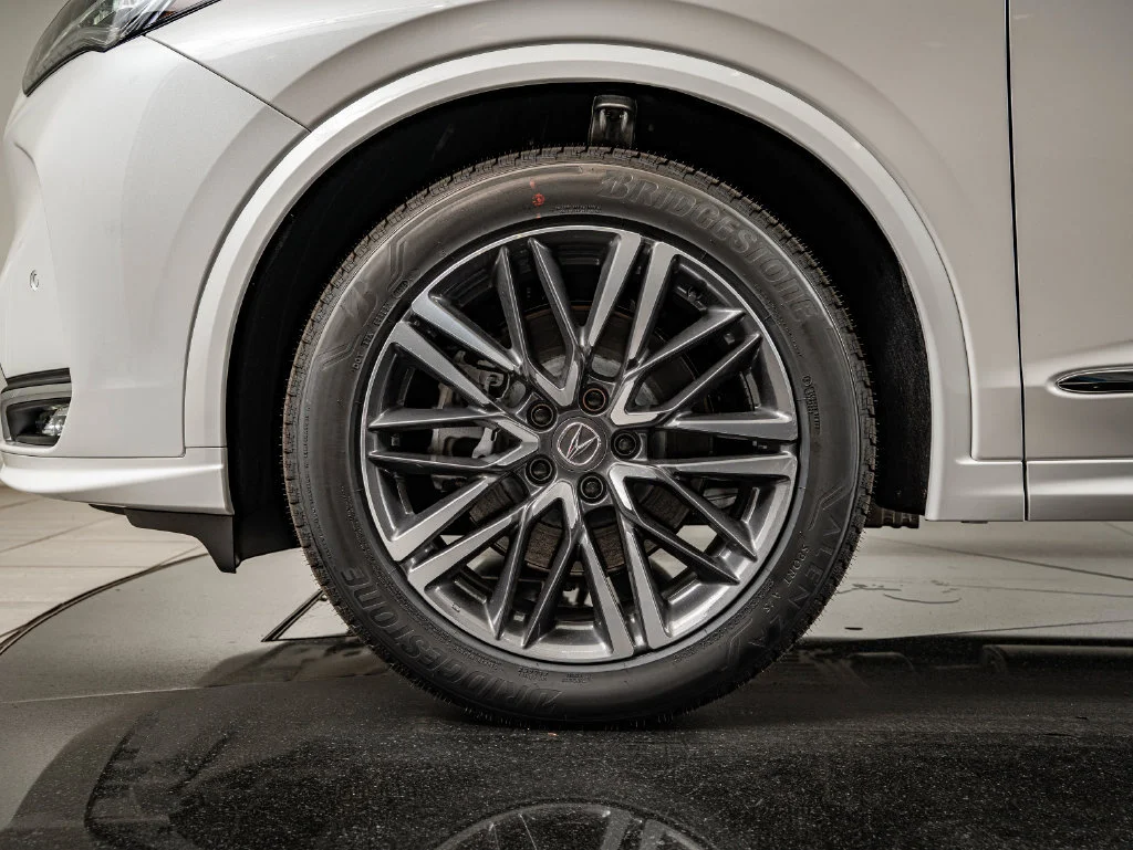 Used 2026 Platinum White Acura Advance Package image 10