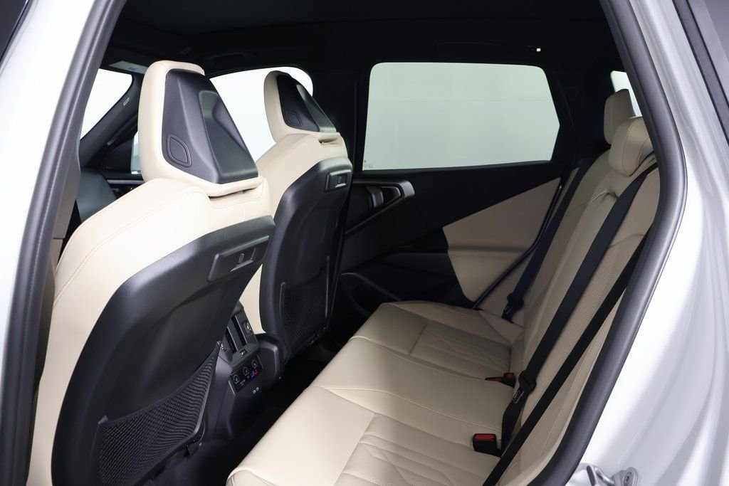 Used 2026 White Metallic BMW 30 xDrive image 6