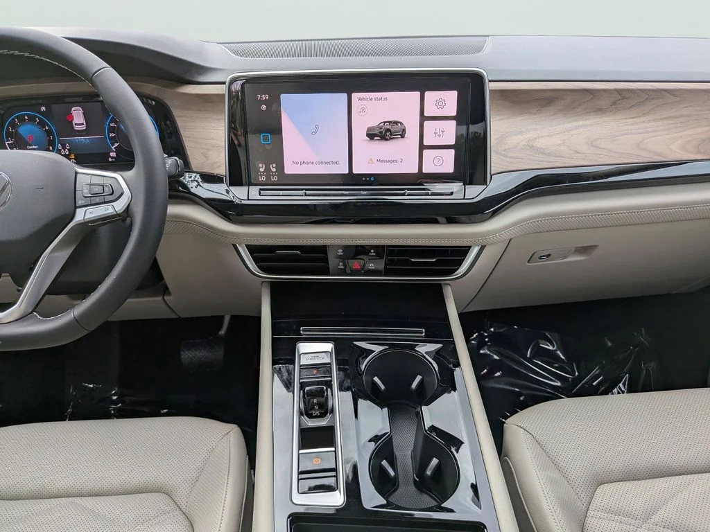 New 2026 Green Volkswagen 2.0T SE w/Technology image 12