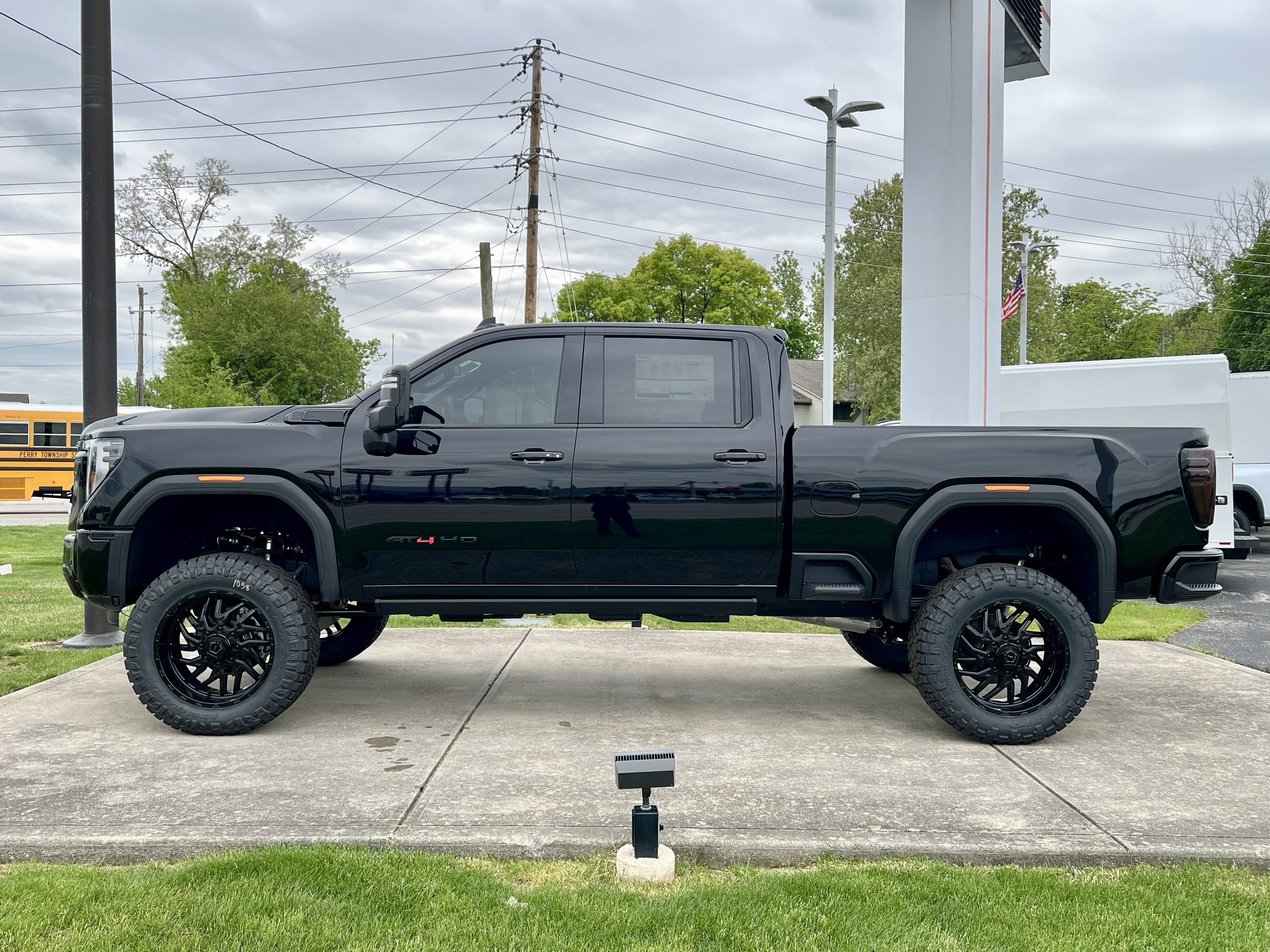 2026 GMC Sierra 2500HD AT4 - Photo 4