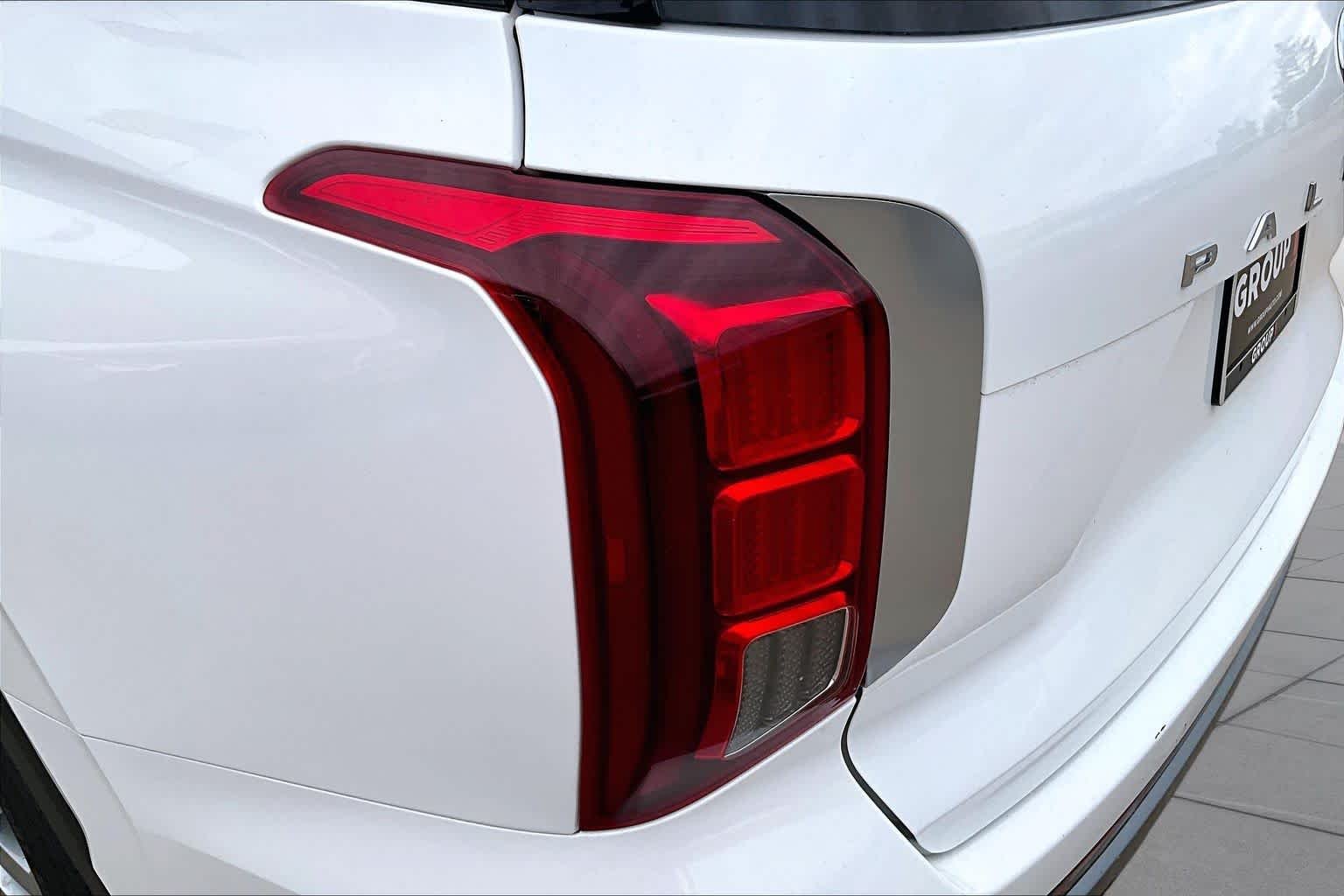 Used 2025 Hyper White Hyundai SEL image 26