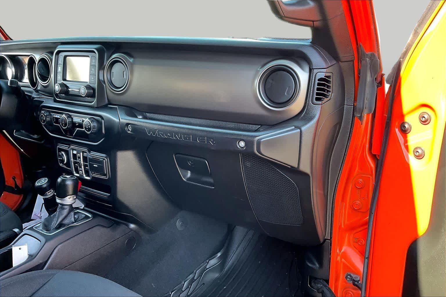 Used 2018 Punk'n Clearcoat Metallic Jeep Sport S image 17