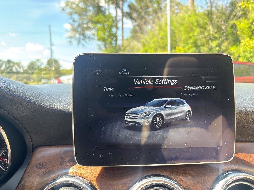 Used 2019 Black Mercedes-Benz GLA 250 image 11