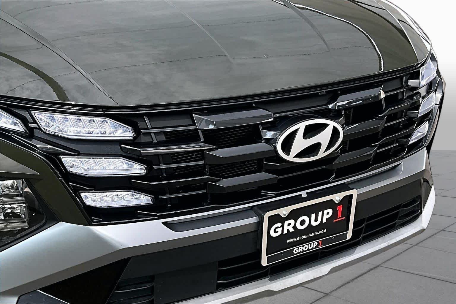 Used 2025 Rockwood Green Hyundai SEL image 29