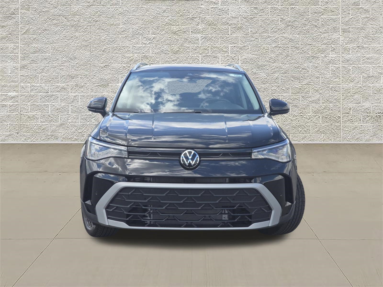New 2026 Deep Black Pearl Volkswagen SE image 2