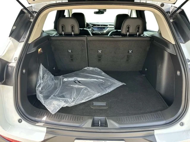 Used 2021 White Buick Preferred image 9