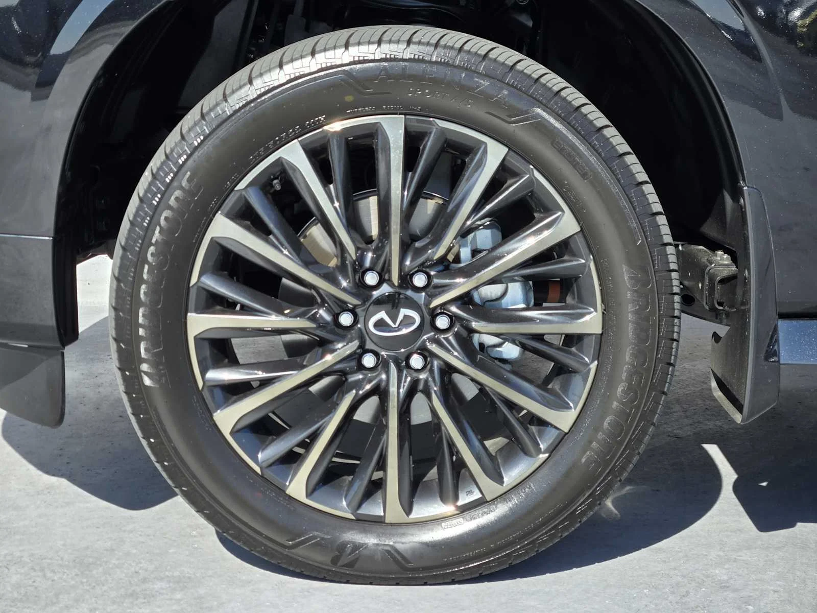 Certified Used 2026 Mineral Black/Graphite Shadow INFINITI AUTOGRAPH image 12