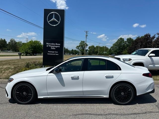 New 2026 MANUFAKTUR Moonlight White Metallic Mercedes-Benz E 450 image 2