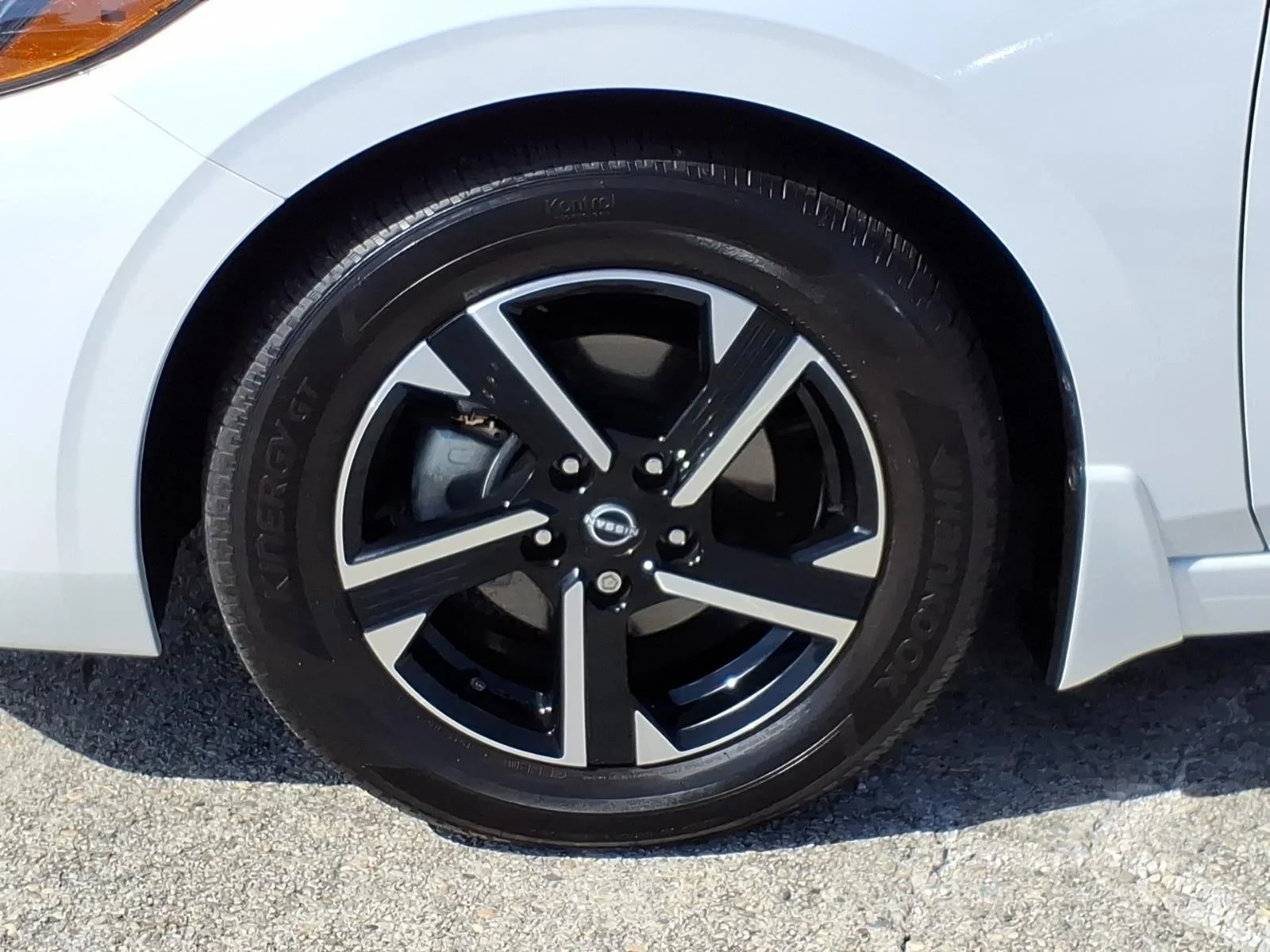 Used 2025 Aspen White Tricoat Nissan SV image 4