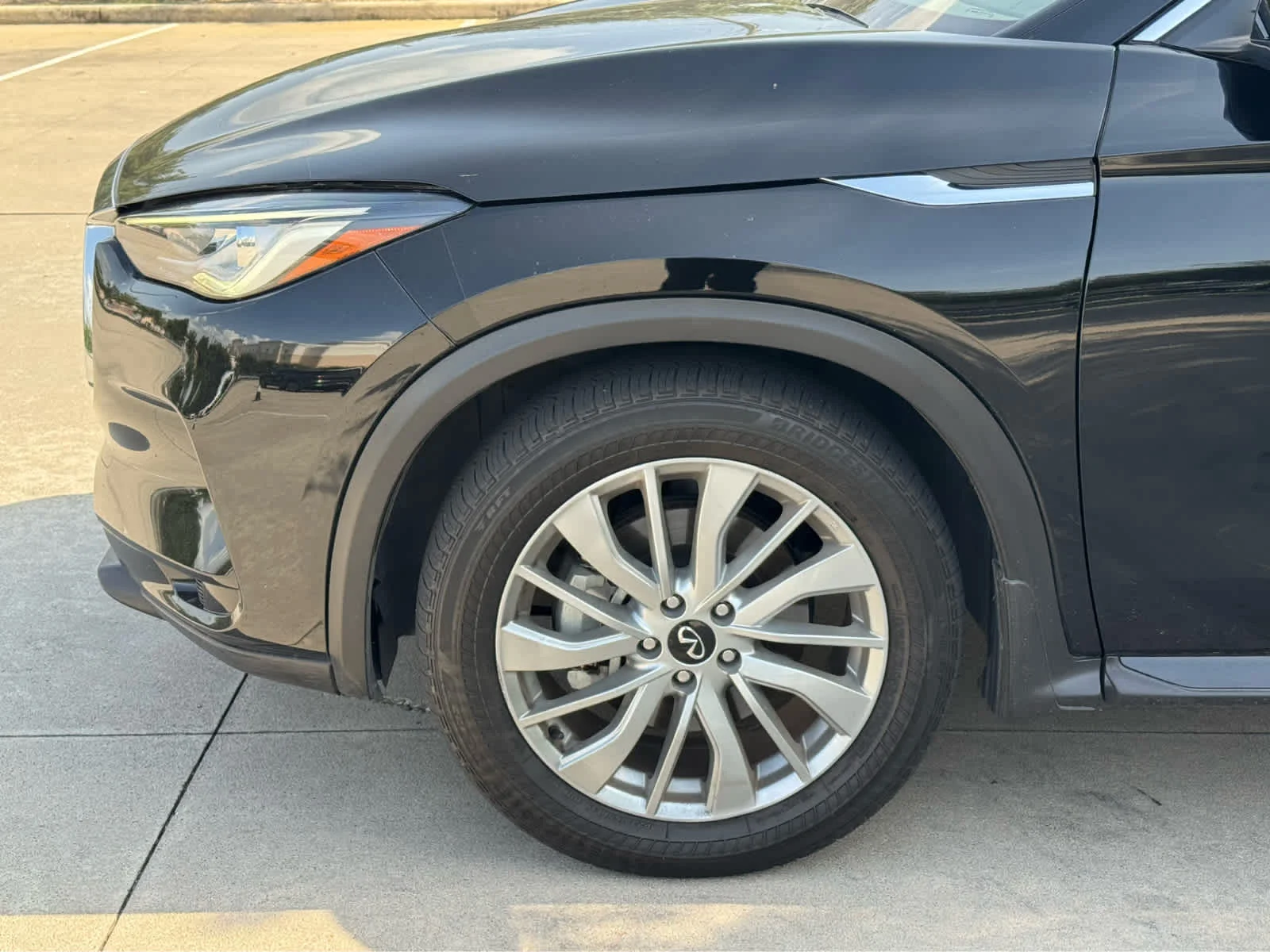 Certified Used 2023 Black Obsidian INFINITI LUXE image 10