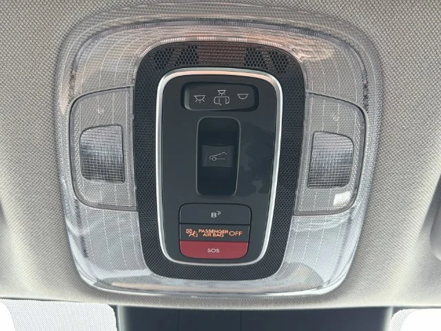 Used 2025 White Hyundai Limited image 32