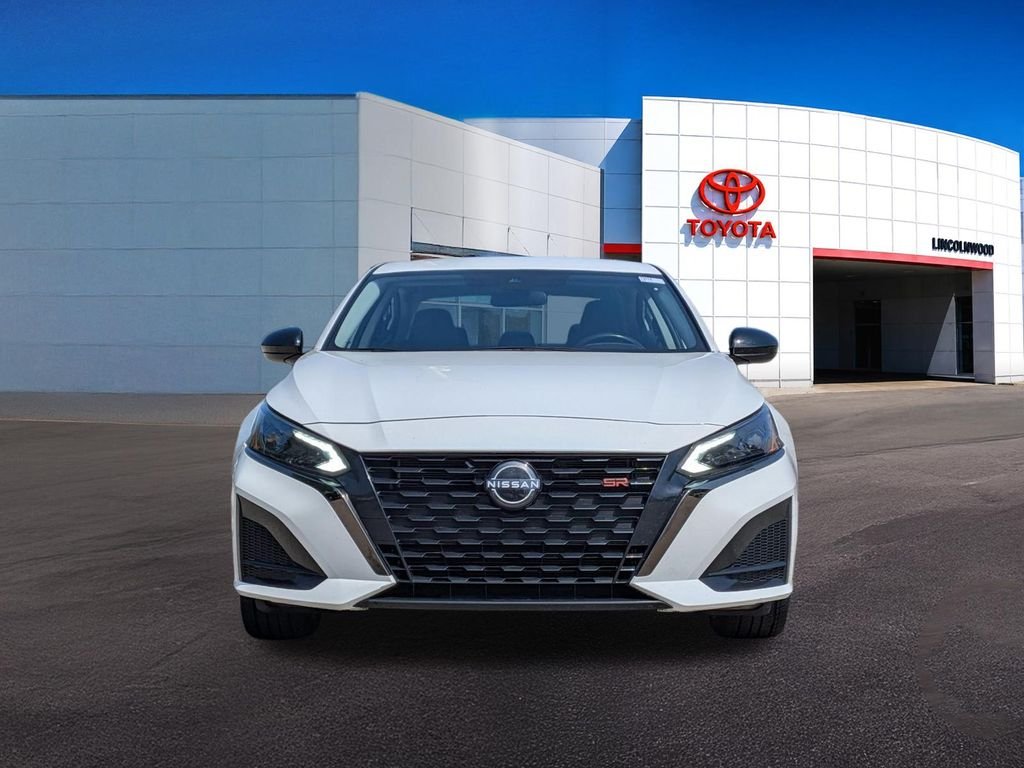 Used 2024 White Nissan 2.5 SR image 4