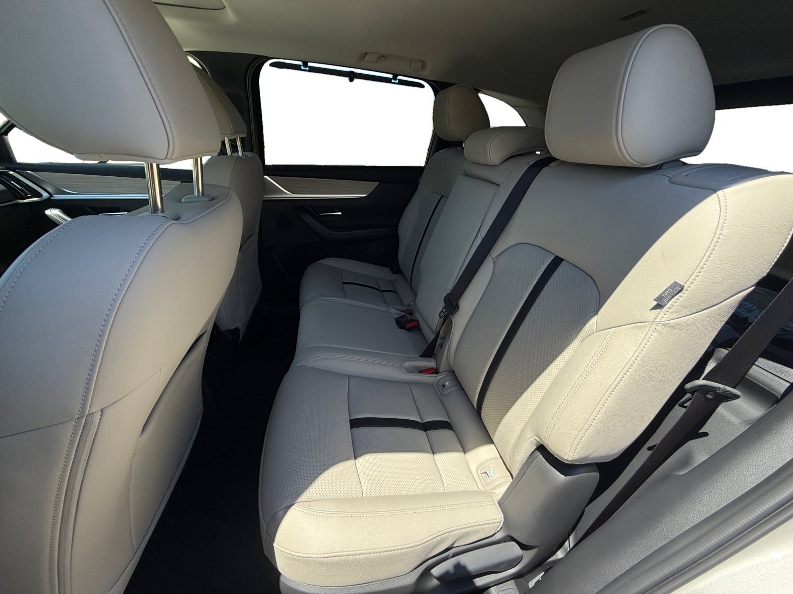 New 2026 Platinum Quartz Mazda Preferred image 16