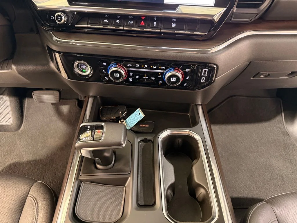 Used 2022 Silver GMC SLT image 21