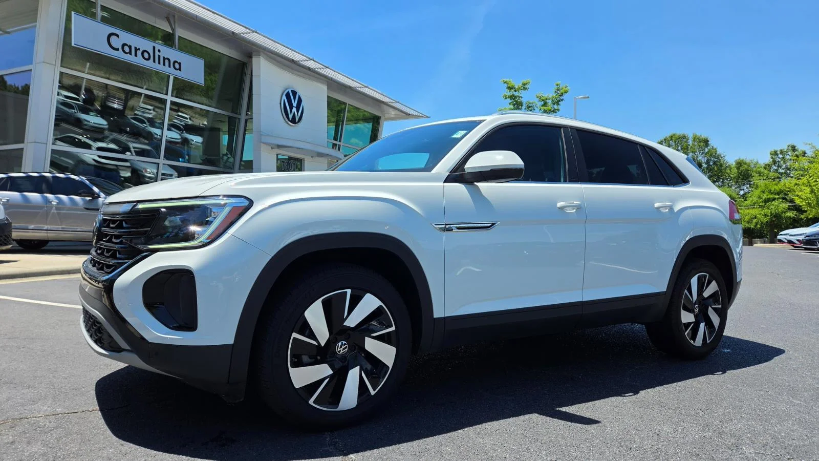 2024 Volkswagen Atlas Cross Sport 2.0T SE w/Tech's photo