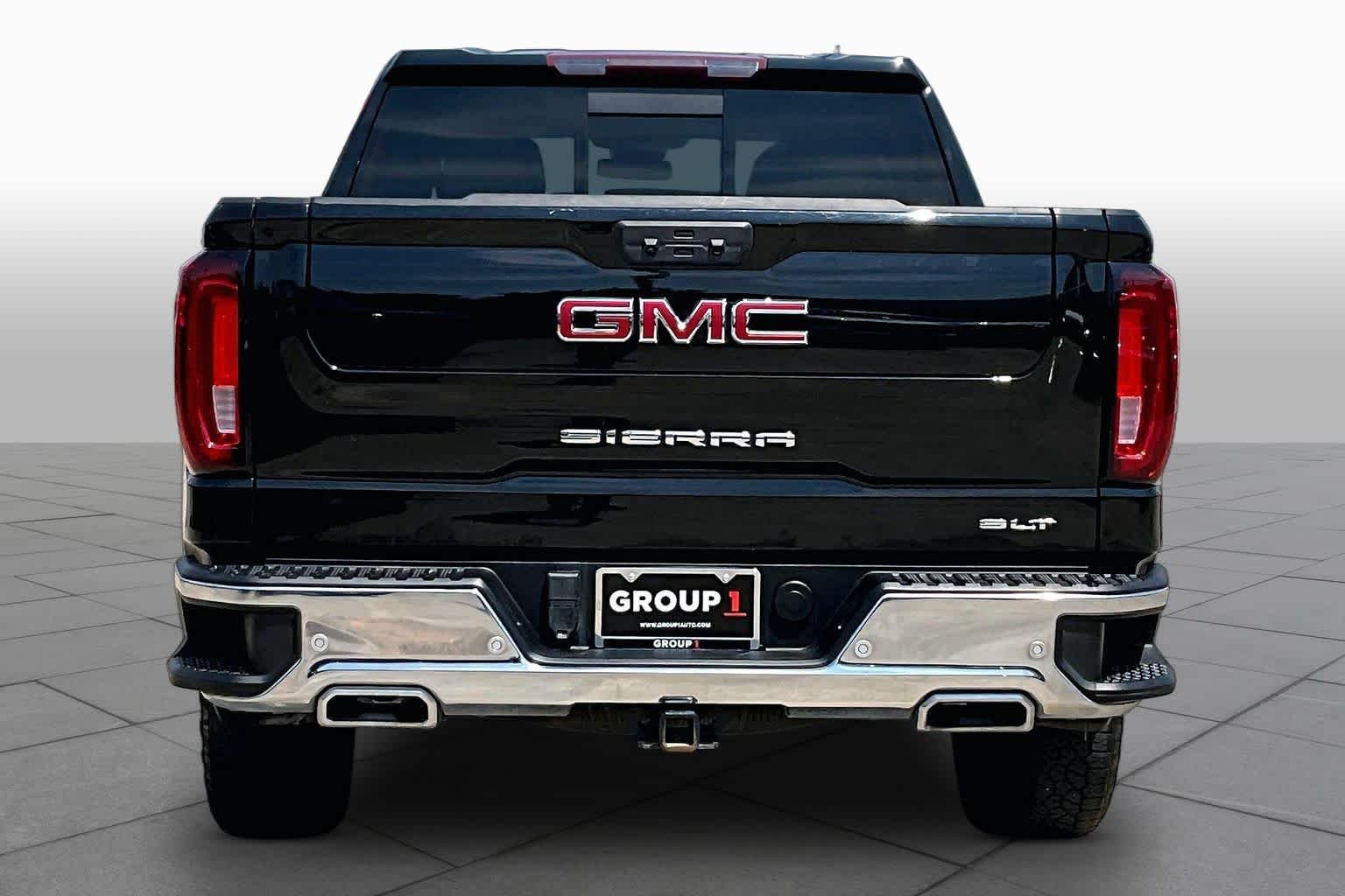 Used 2024 Onyx Black GMC SLT image 5