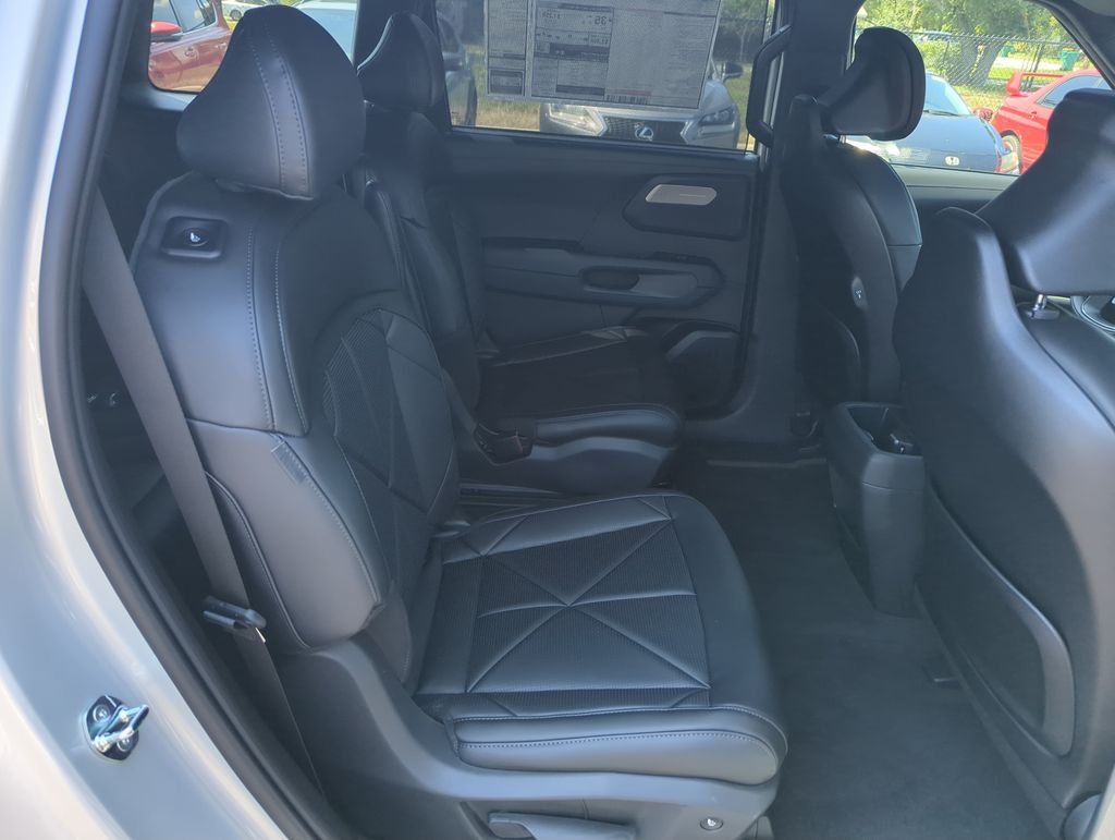 New 2027 Ivory Silver Kia EX image 35