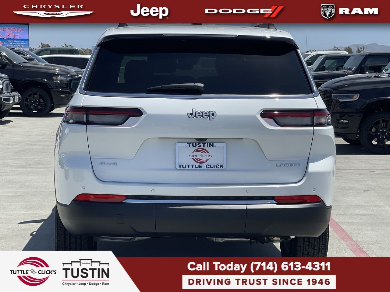 New 2026 Bright White Clear-Coat Exterior Paint Jeep Laredo X image 5