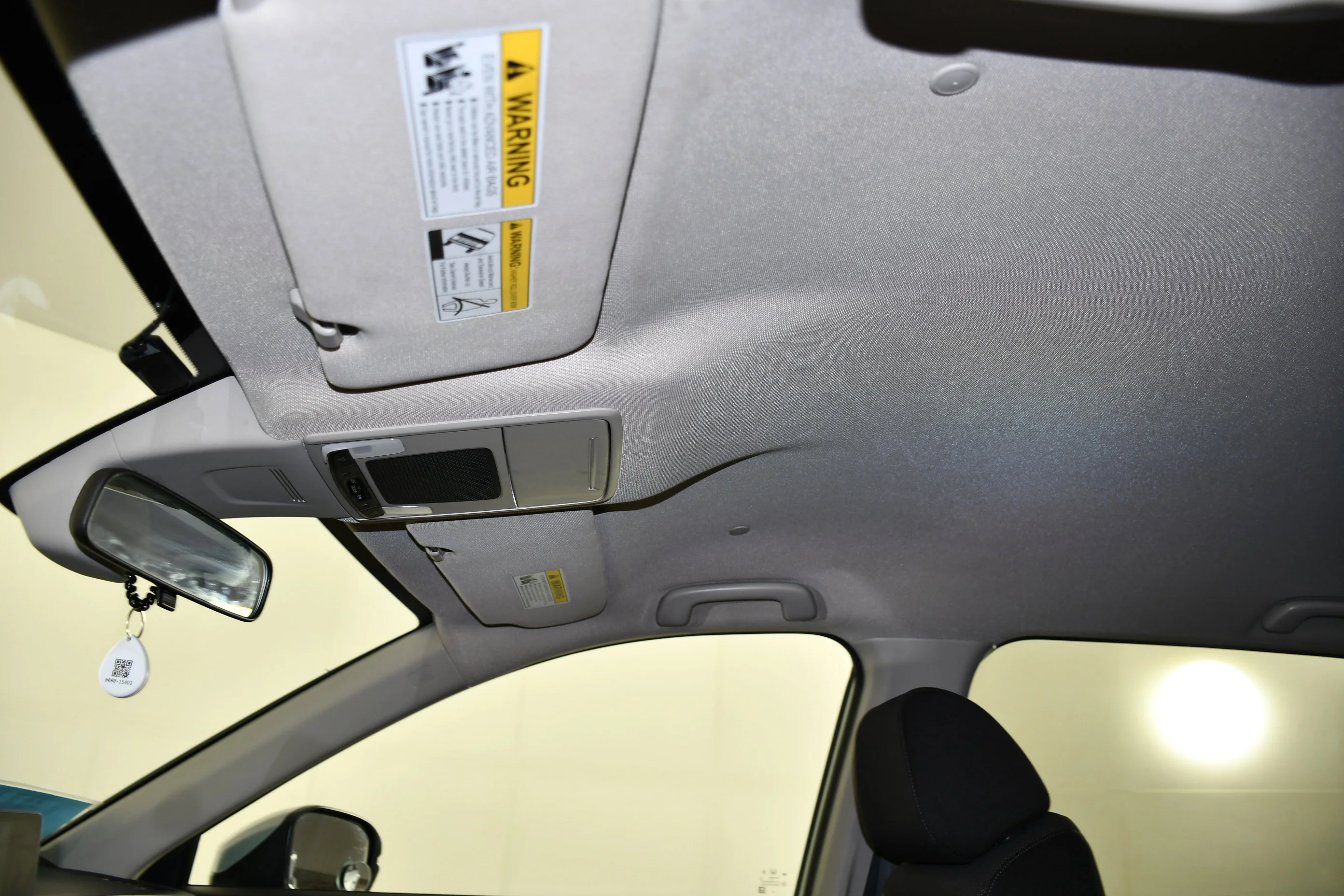 Used 2025 Solar Silver Metallic Honda LX image 37