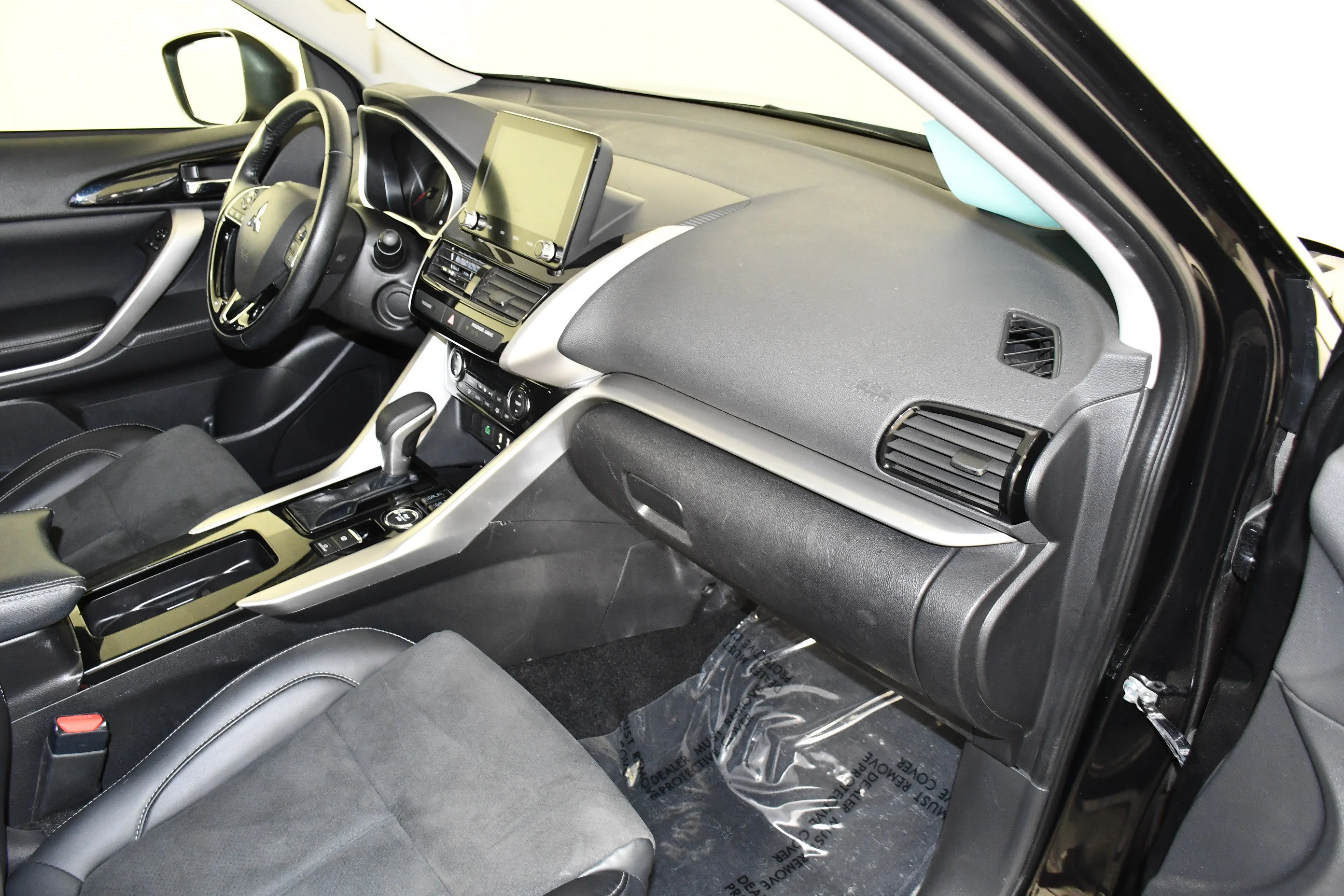 Certified Used 2025 Black Mitsubishi SE image 39