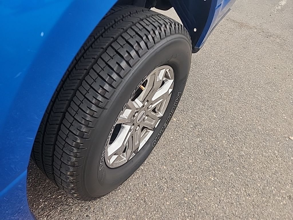 Used 2020 Blue Ford XL image 9