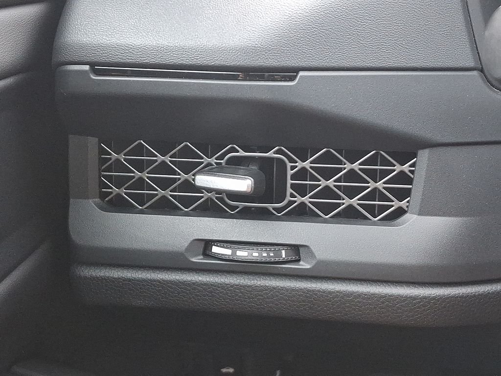 2025 Honda Accord SE - Photo 24