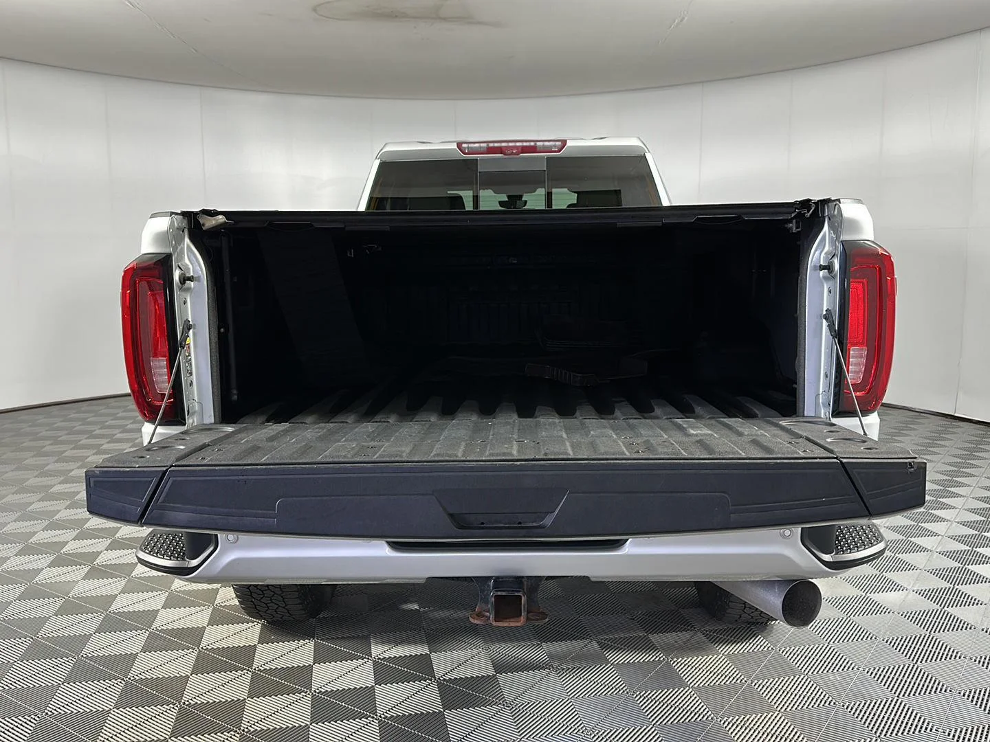 Used 2022 Quicksilver Metallic GMC Denali image 27