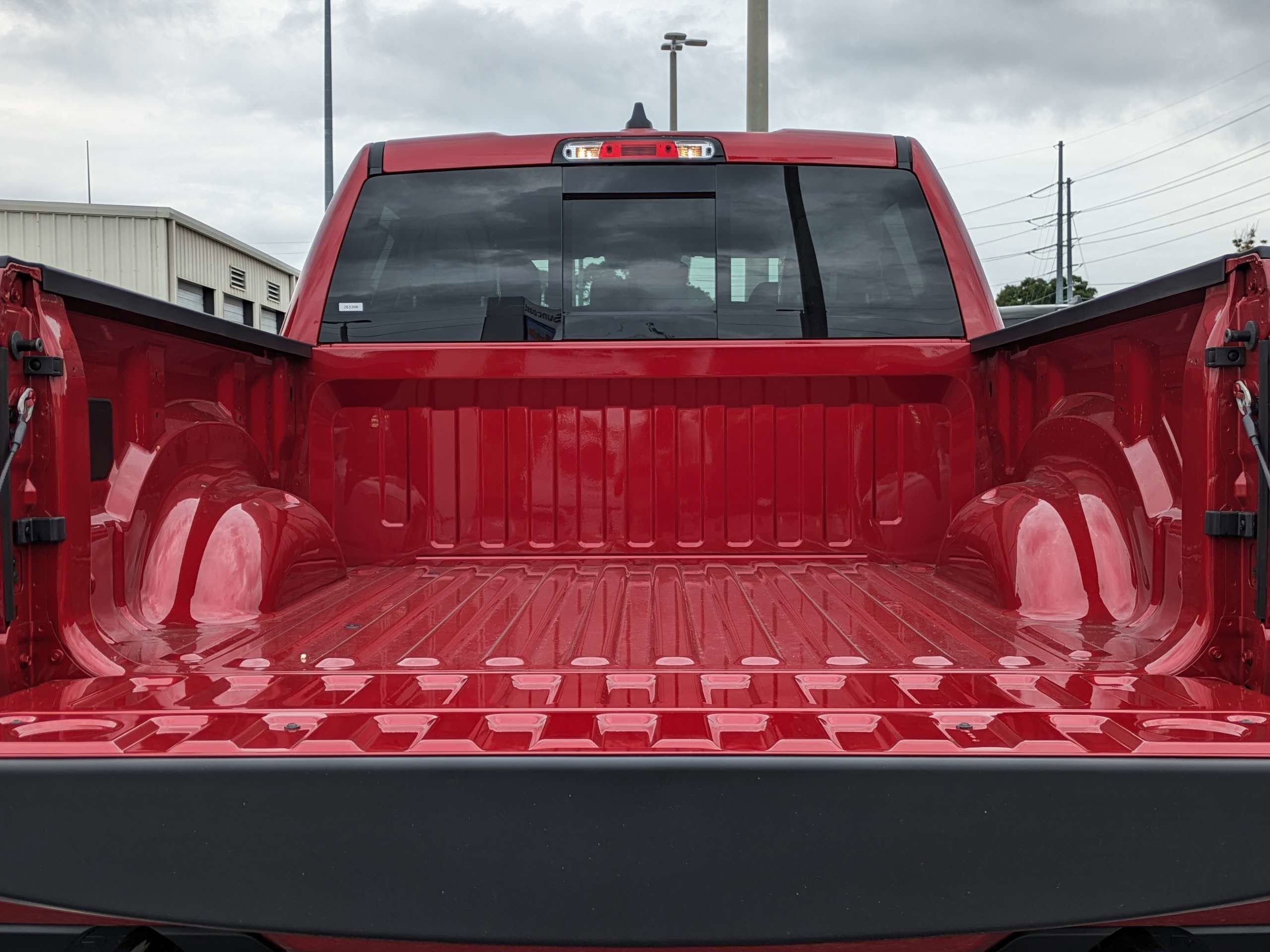 New 2026 Molten Red Pearl-Coat Exterior Paint RAM Laramie image 12