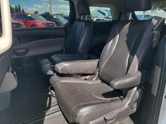 Certified Used 2025 White Kia LXS image 13