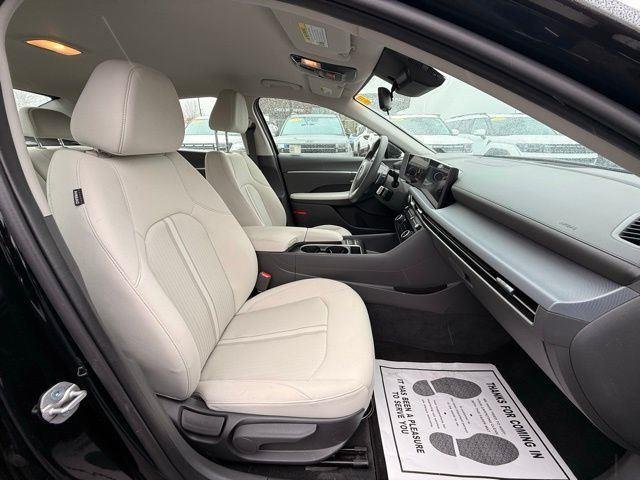 2025 Hyundai Sonata SEL - Photo 18