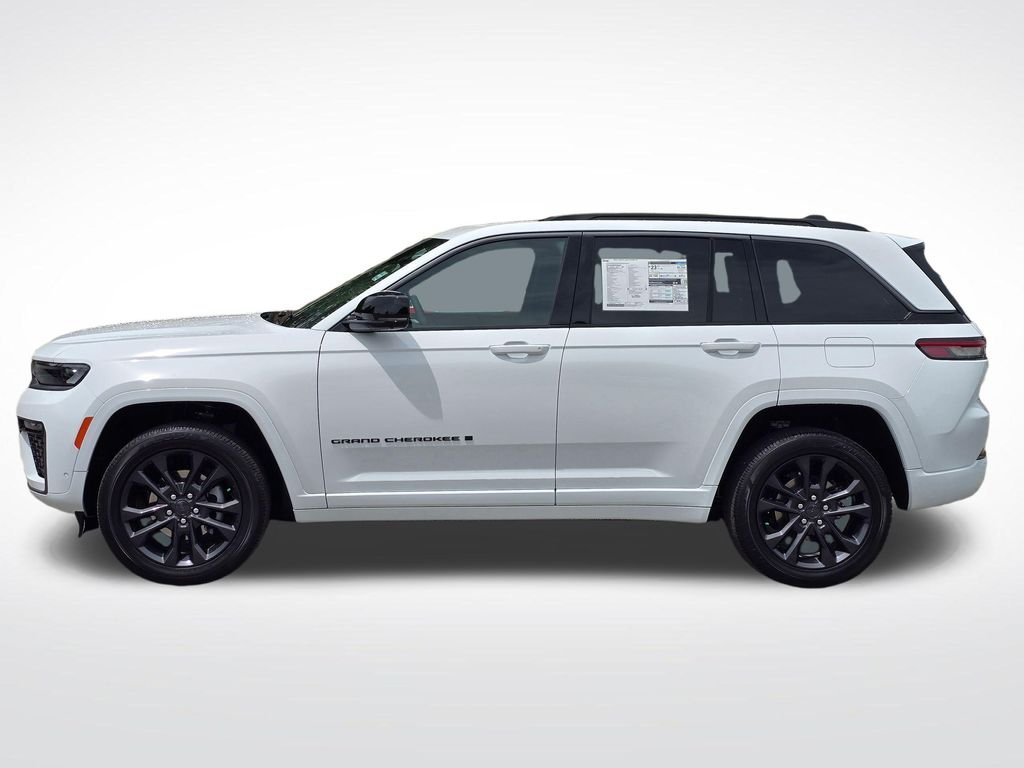 New 2026 Bright White Clear-Coat Exterior Paint Jeep Limited Reserve image 15