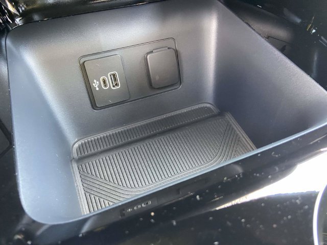 New 2026 Carbonized Gray Metallic Ford Platinum image 16