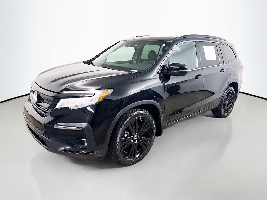 Used 2020 Crystal Black Pearl Honda Black Edition image 3