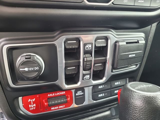 Used 2022 Beige Jeep Mojave image 25
