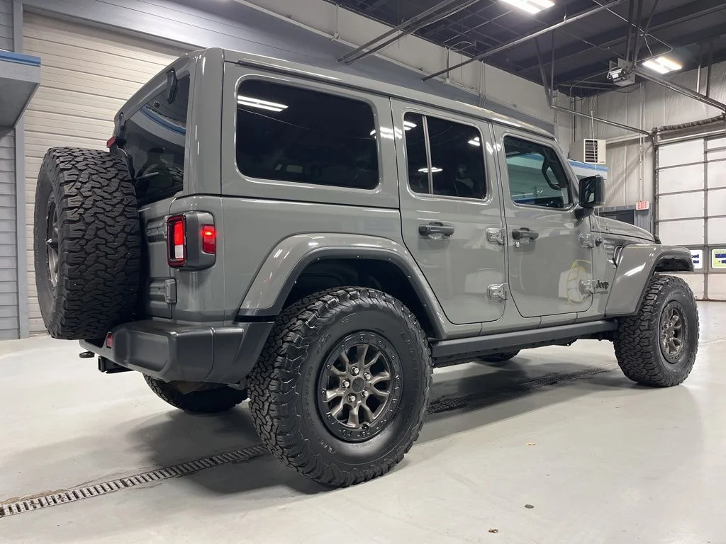 Used 2022 Gray Clearcoat Jeep Unlimited Sahara Altitude image 7
