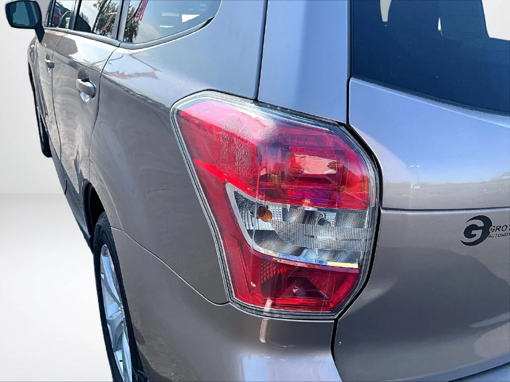 Used 2016 Brown Subaru 2.5i Premium image 27