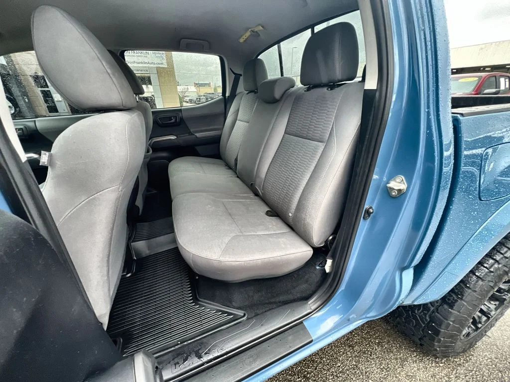 Used 2019 Blue Toyota SR5 image 21
