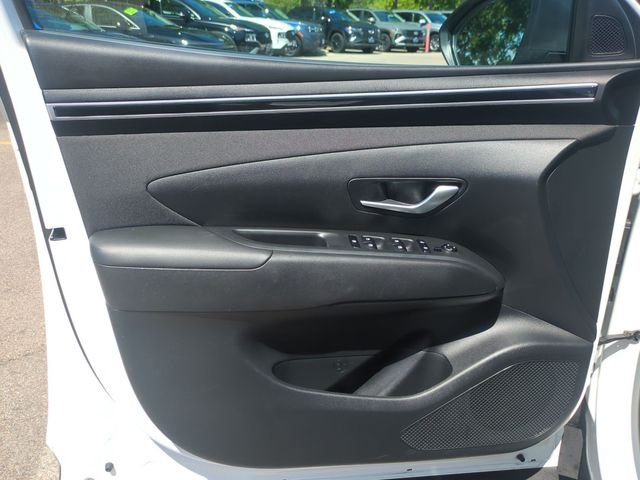 Used 2023 White Hyundai SEL image 13